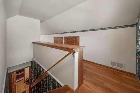 Entry Way - 400 Maple Dr, Columbus, OH 43228 photo 3 of 4