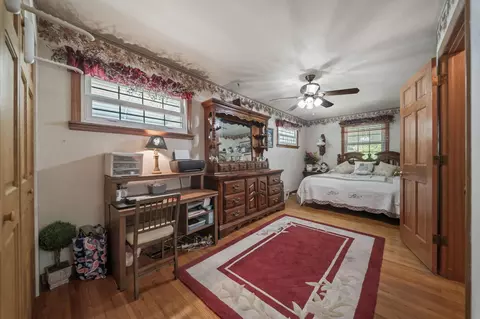 Bedroom - 400 Maple Dr, Columbus, OH 43228 photo 1 of 11