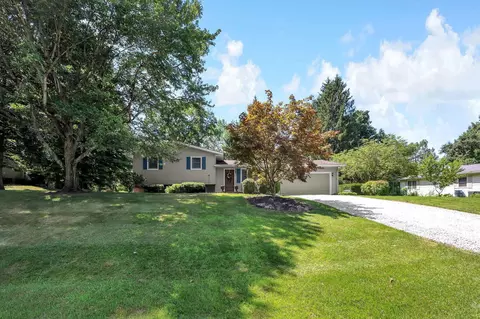 634 Knoll Dr, Granville, OH 43023
