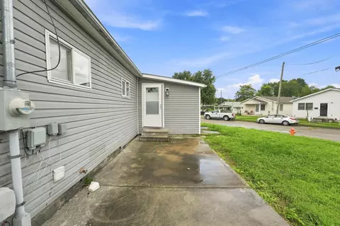 Exterior - 213 Town St, Circleville, OH 43113 photo 3 of 3