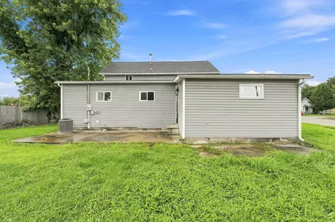 Exterior - 213 Town St, Circleville, OH 43113 photo 6 of 6