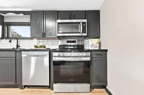 Kitchen - 213 Town St, Circleville, OH 43113 photo 5 of 9