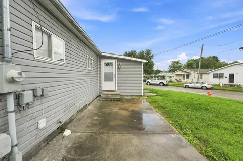 Exterior - 213 Town St, Circleville, OH 43113 photo 3 of 6
