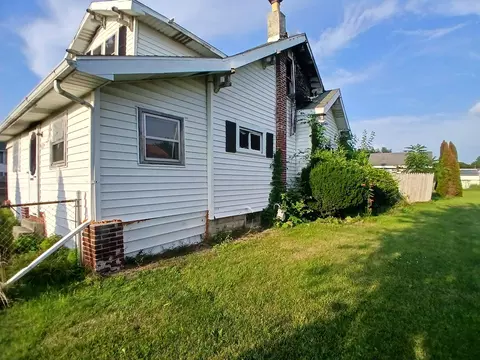 562 Cottage St, Marion, OH 43302 photo 2