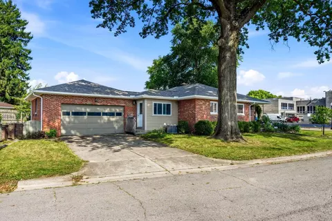 2827 Dover Rd, Columbus, OH 43209