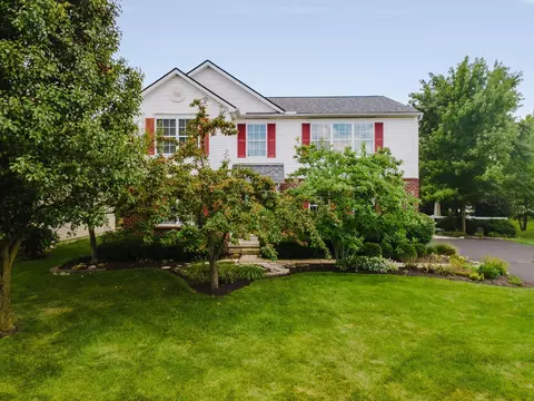 5465 Demorest Dr, Grove City, OH 43123