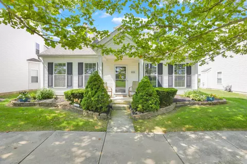 6039 Grand Strand Ave, Westerville, OH 43081