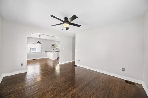 Living - 415 E Central Ave, Delaware, OH 43015 photo 4 of 4
