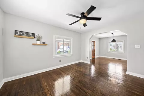 Living - 415 E Central Ave, Delaware, OH 43015 photo 3 of 4