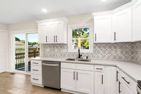 Kitchen - 2687 Capaldi Dr, Marion, OH 43302 photo 5 of 6