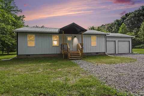 2534 Geneva School Rd SE, Bremen, OH 43107