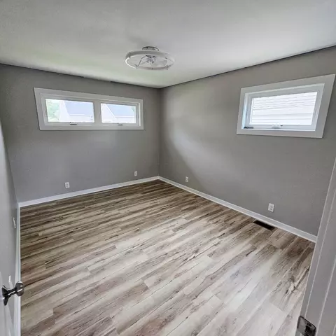 Bedroom - 524 N Spring St, Logan, OH 43138 photo 3 of 4