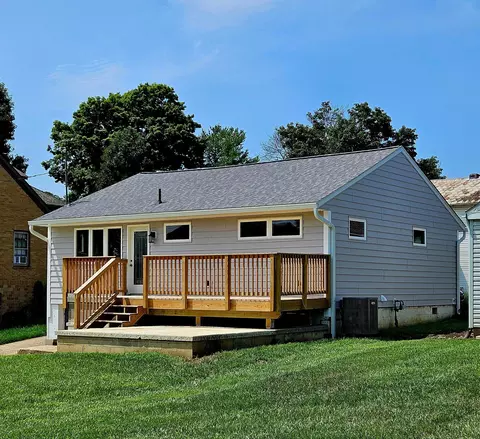 Exterior - 524 N Spring St, Logan, OH 43138 photo 3 of 6