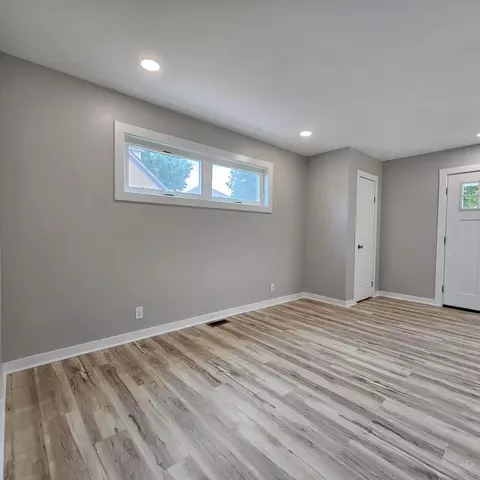 Living - 524 N Spring St, Logan, OH 43138 photo 5 of 5