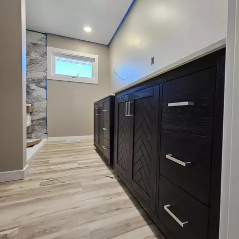Bath - 524 N Spring St, Logan, OH 43138 photo 3 of 6
