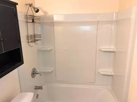 Bath - 1223 Albemarle Rd, Springfield, OH 45504 photo 3 of 3