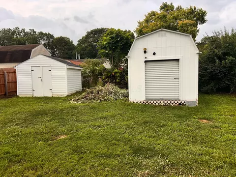 Exterior - 1223 Albemarle Rd, Springfield, OH 45504 photo 6 of 10