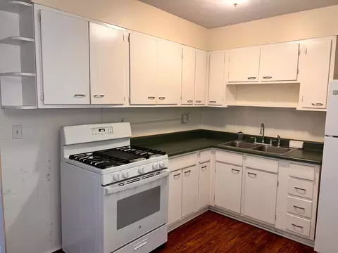 Kitchen - 1223 Albemarle Rd, Springfield, OH 45504 photo 1 of 4