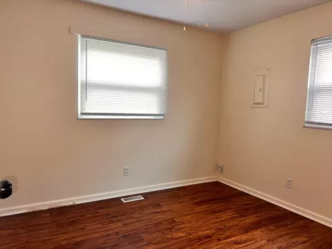 Bedroom - 1223 Albemarle Rd, Springfield, OH 45504 photo 3 of 7
