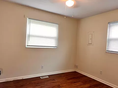 Bedroom - 1223 Albemarle Rd, Springfield, OH 45504 photo 4 of 7