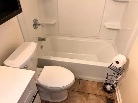 Bath - 1223 Albemarle Rd, Springfield, OH 45504 photo 2 of 3