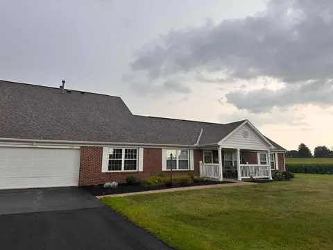1210 Old Pond Dr, Marion, OH 43302