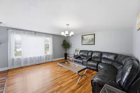 Living - 6525 Devonhill Rd, Columbus, OH 43229 photo 1 of 2
