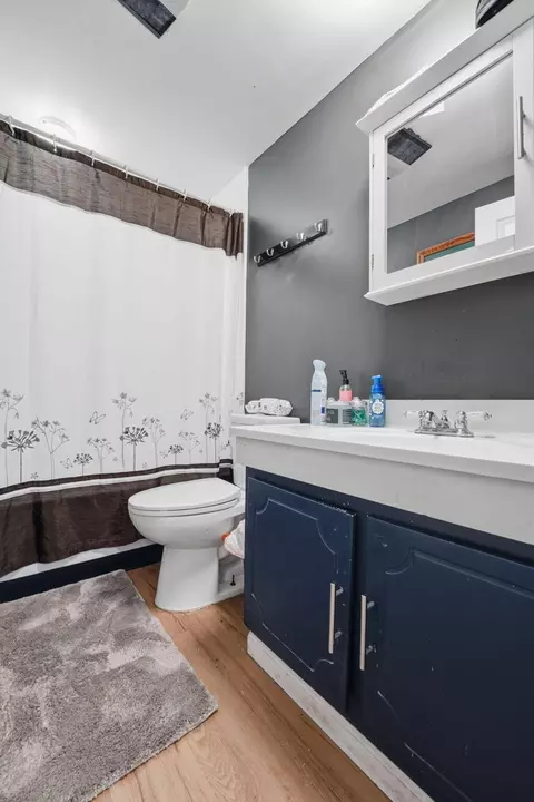 Bath - 6525 Devonhill Rd, Columbus, OH 43229 photo 1 of 1