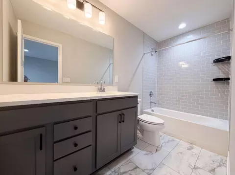 Bath - 1601 Cromwill Loop, Delaware, OH 43015 photo 8 of 10