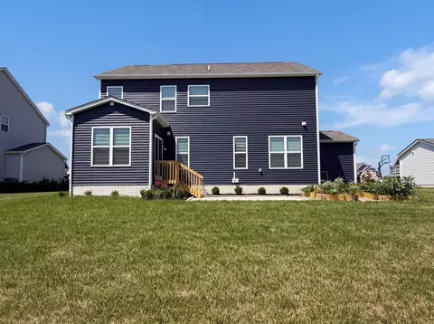 Exterior - 1601 Cromwill Loop, Delaware, OH 43015 photo 2 of 5