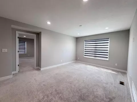 Living - 1601 Cromwill Loop, Delaware, OH 43015 photo 3 of 5