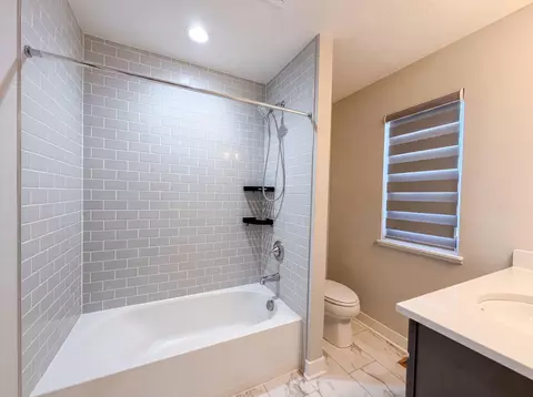 Bath - 1601 Cromwill Loop, Delaware, OH 43015 photo 6 of 10