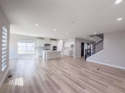 Living - 1601 Cromwill Loop, Delaware, OH 43015 photo 1 of 5