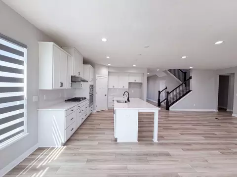 Kitchen - 1601 Cromwill Loop, Delaware, OH 43015 photo 3 of 3