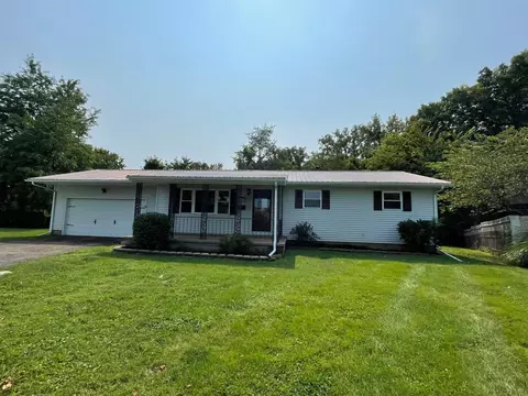 Exterior - 129 Gale Ct, Circleville, OH 43113 photo 2 of 5