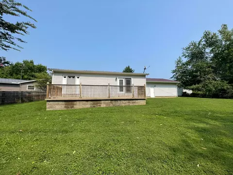 Exterior - 129 Gale Ct, Circleville, OH 43113 photo 3 of 5