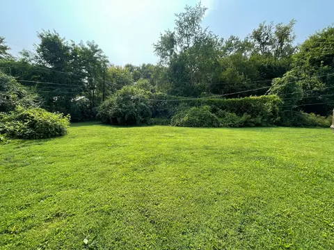 Exterior - 129 Gale Ct, Circleville, OH 43113 photo 4 of 5