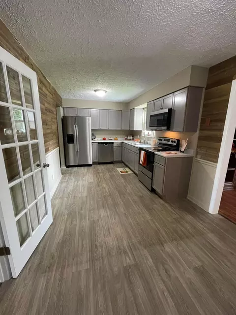 Kitchen - 129 Gale Ct, Circleville, OH 43113 photo 1 of 7