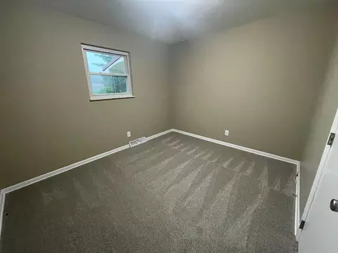 Bedroom - 129 Gale Ct, Circleville, OH 43113 photo 2 of 7