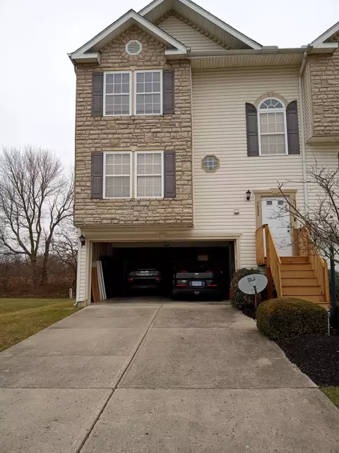 5888 Abernathy Ln, Columbus, OH 43232