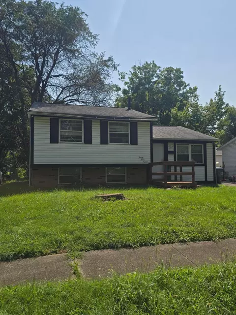 2390 Carlford St, Columbus, OH 43232