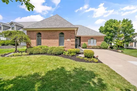 920 Linworth Village Dr, Columbus, OH 43235