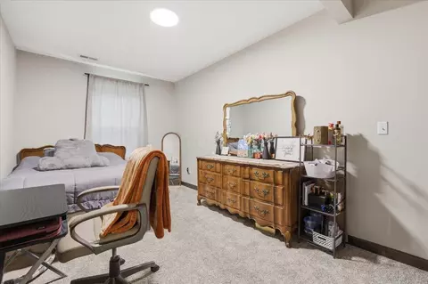 Bedroom - 148 Jonathon Dr, Howard, OH 43028 photo 10 of 12