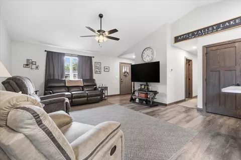 Entry Way - 148 Jonathon Dr, Howard, OH 43028 photo 2 of 5