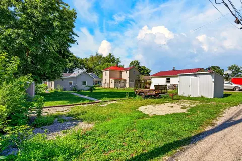 Exterior - 744 3rd St, Logan, OH 43138 photo 4 of 8