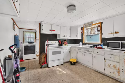 Kitchen - 744 3rd St, Logan, OH 43138 photo 1 of 3
