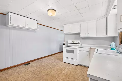 Kitchen - 744 3rd St, Logan, OH 43138 photo 3 of 3