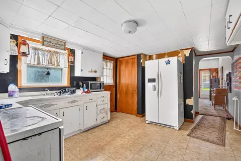 Kitchen - 744 3rd St, Logan, OH 43138 photo 3 of 3