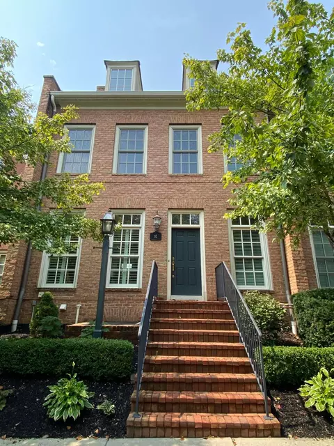 10 Richmond Sq, New Albany, OH 43054