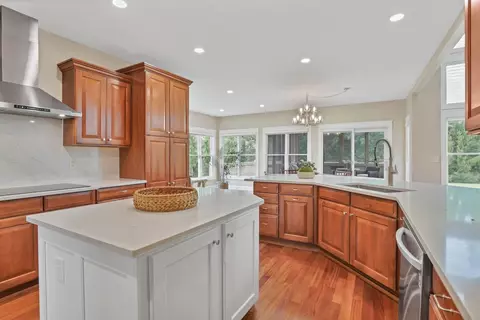 Kitchen - 2370 Dauer Ct, Powell, OH 43065 photo 3 of 11